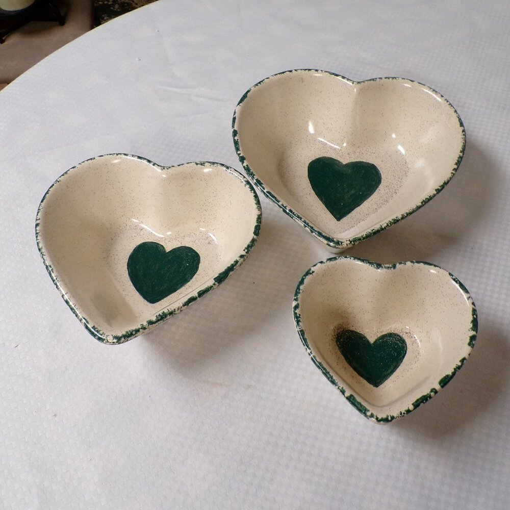 Set Of 3 Heart Shaped Stoneware Bowls Green